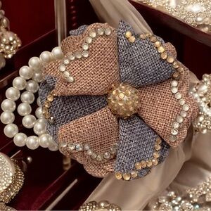 ✅Handcrafted burlap floral stretch bracelet w/ rhinestones  & faux pearls